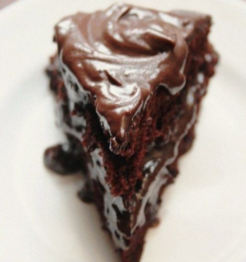 Шоколадний торт – простий і смачний, покроковий фоторецепт.