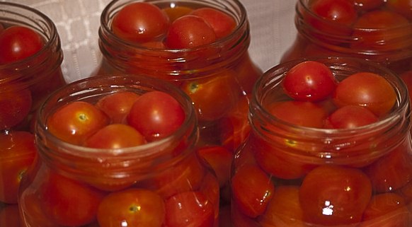 Смачний маринад для помідор – три кращих рецепта як приготувати маринад для томатів на зиму.