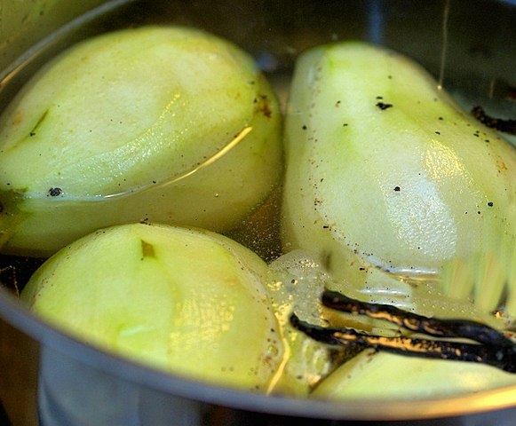 Груші мочені з брусницею. Як мочити груші на зиму в домашніх умовах – простий рецепт домашньої заготовки.
