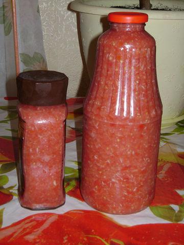 Гостра приправа з помідор з хроном або домашній рецепт – хреновина з помідорами і часником.