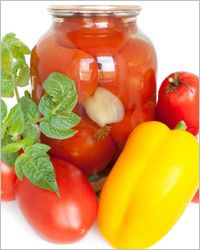 Консервовані помідори з перцем болгарським (солодким і гострим) – смачний рецепт заготовки з томатів і перцю в банці на зиму.