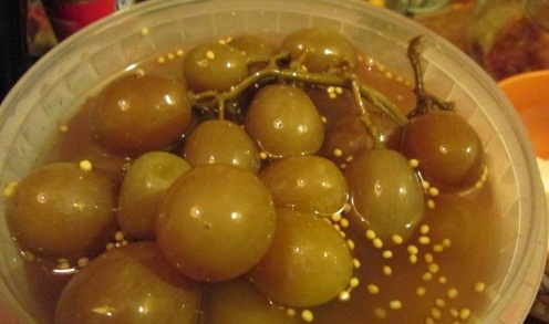 Мочений виноград з гірчицею на зиму – смачний рецепт моченого винограду в банках.