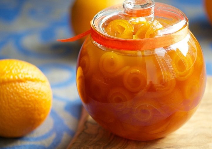 Найкраще варення з апельсинових кірок або рецепт як приготувати з апельсинових кірок завитки.