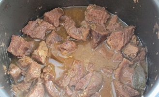 Рецепт тушонки з яловичини з цибулею – як зробити тушонку з яловичини в домашніх умовах.