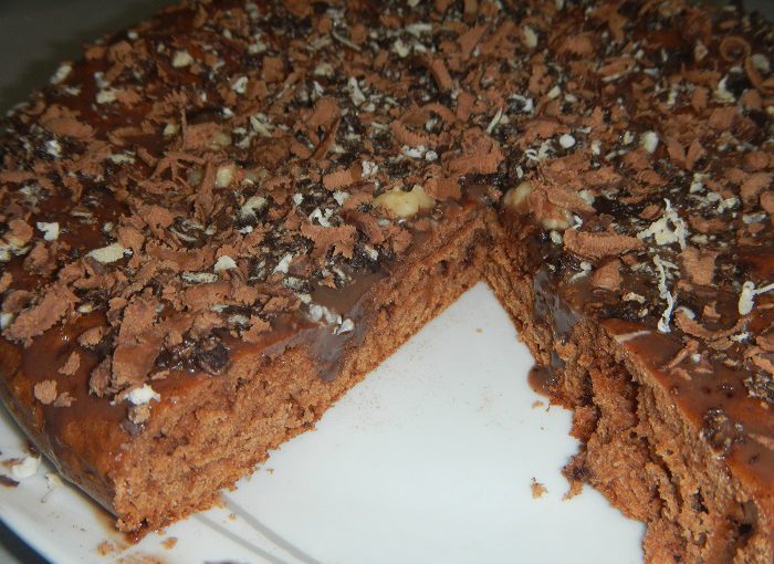 Шоколадний пиріг в мультиварці – супер вологий, простий, швидкий та дуже смачний