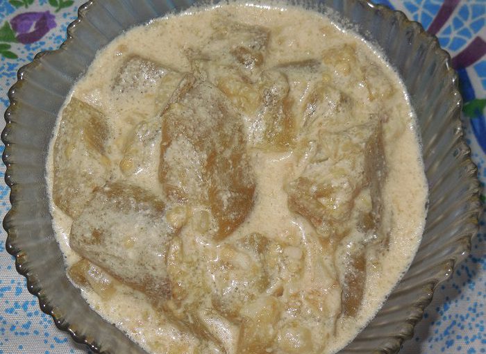 Тушковані у сметані баклажани як гриби – смачна овочева закуска 