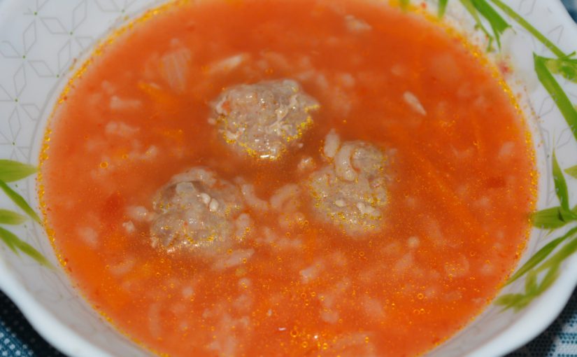 Смачний томатний суп з фрикадельками з консервованих у власному соку помідорів