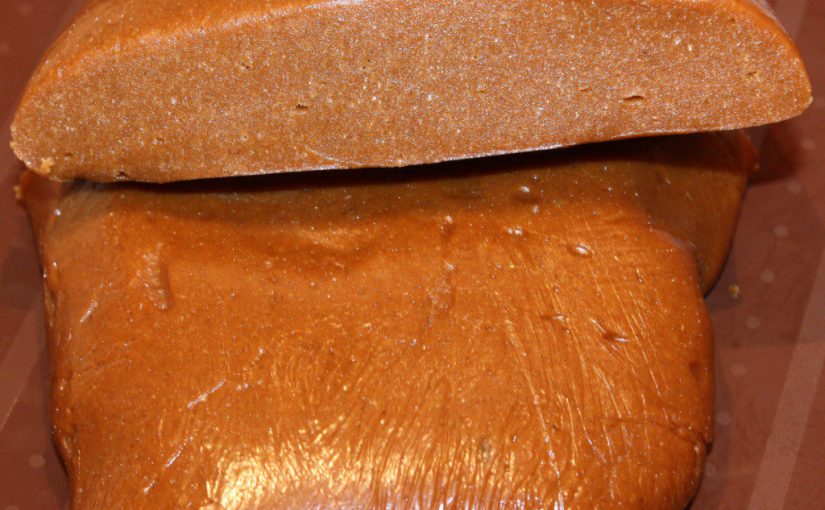 Медове заварне тісто для імбирних пряників і пряникових будиночок – секрети приготування