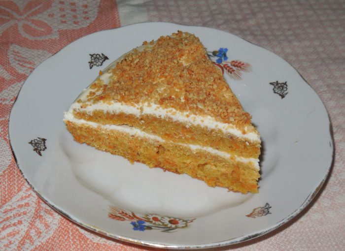 Морквяний торт зі сметанним кремом – самий смачний та простий торт з моркви
