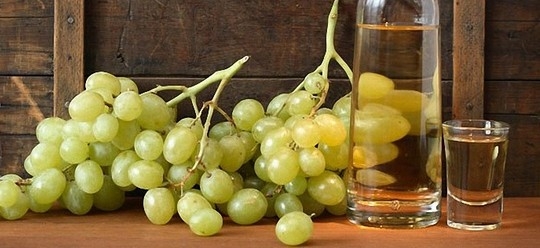 Як зварити компот з білого винограду на зиму