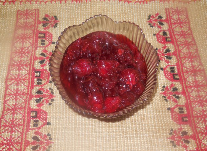 Варення з чайної троянди і полуниці - ароматна та смачна заготовка на зиму