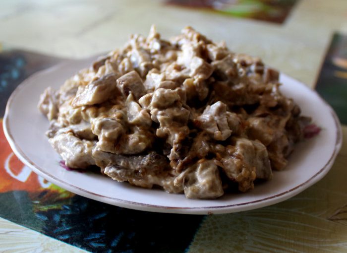 Смачні баклажани як гриби – гарячий салат із баклажанів із майонезом