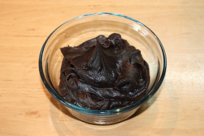 Шоколадний ганаш для вирівнювання торта з шоколаду та масла