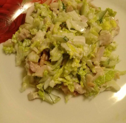 Салат з пекінської капусти з копченою куркою і огірком – салат Свіжість