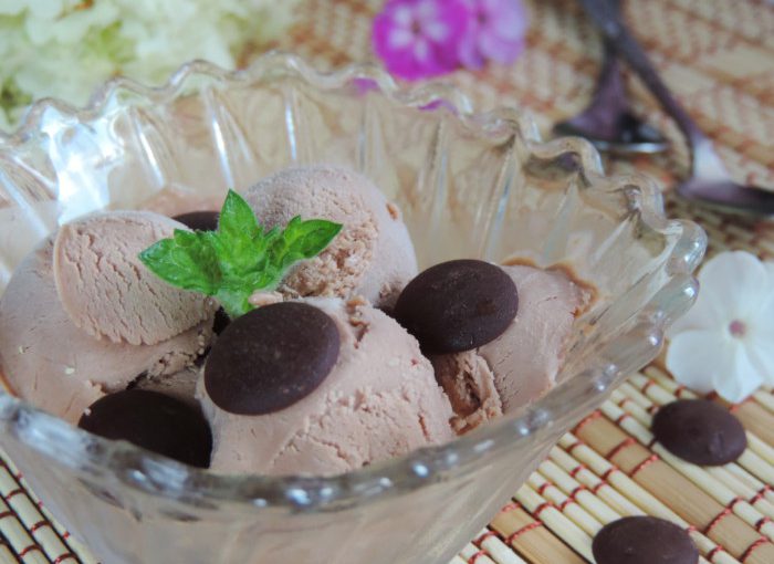 Арахісово-шоколадне домашнє морозиво без яєць