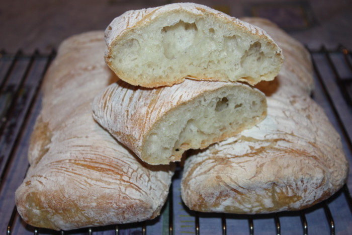 Італійський хліб Чіабатта в духовці – як спекти домашню чіабатту своїми руками