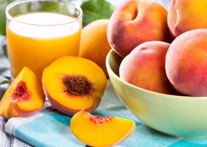 Сік з персиків на зиму – рецепт з м’якоттю без пастеризації