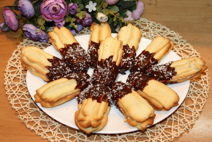 Домашнє пісочне печиво з начинкою із крема - Суворовське печиво