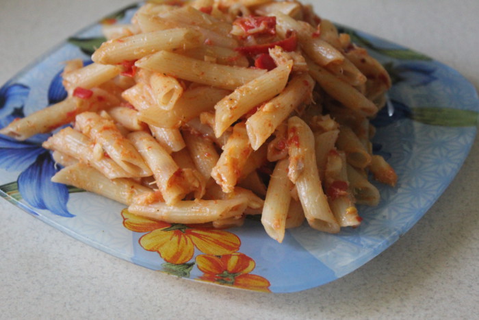 Макарони з помідорами і рибою або зіті-паста по-італійськи