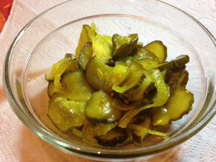 Огірки з куркумою - смачний салат з огірків на зиму