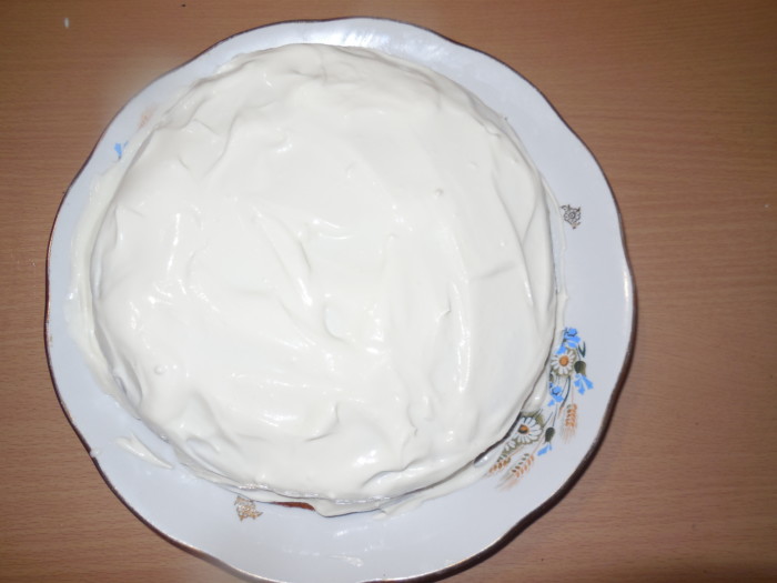 Морквяний торт зі сметанним кремом