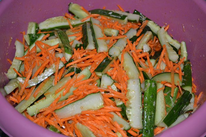 Маринад для огірків по корейськи з морквою