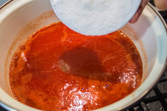 Густий домашній кетчуп з крохмалем з томатного соку