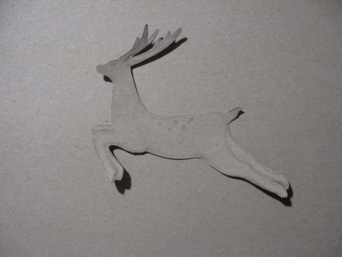 Трафарет новорічного оленя з паперу