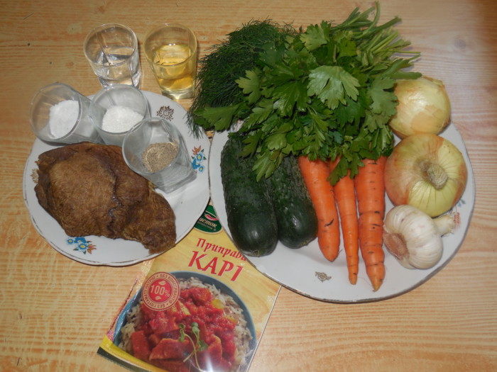 Салат з м'ясом по-корейськи з огірками і морквою