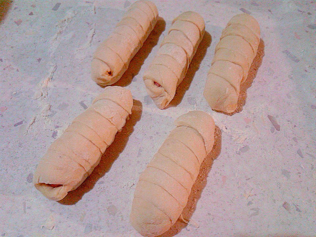 Сосиски в тесте в духовке рецепт с фото пошагово