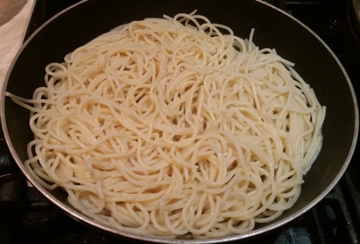 Як приготувати спагетті в каструлі