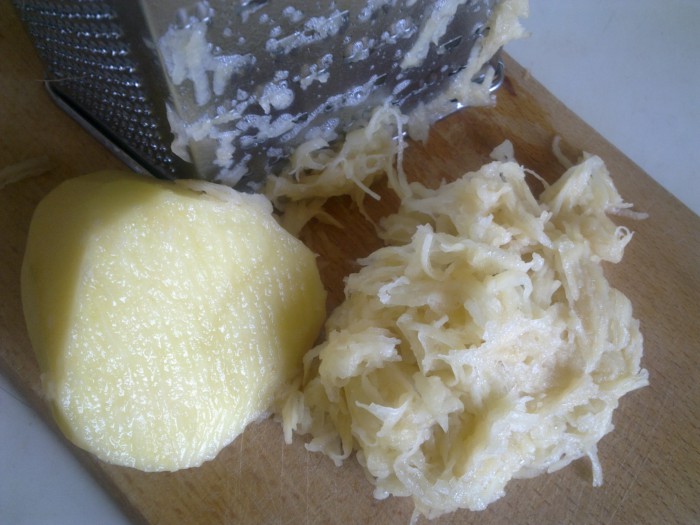 Картопляна запіканка з сирої картоплі