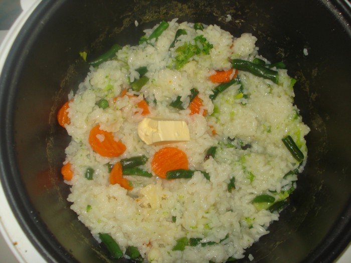 Смачний і корисний рис з овочевою сумішшю в мультиварці