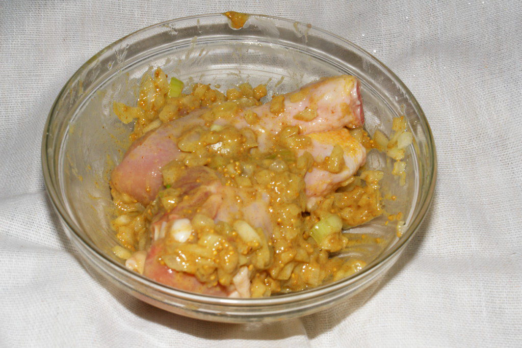 Курка запечена з картоплею і гарбузом в гірчичному соусі