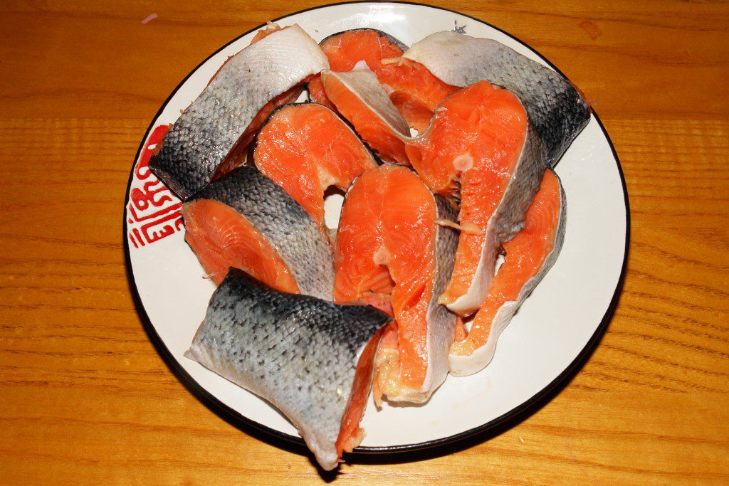Сьомга запечена в духовці - простий рецепт смачної рибки