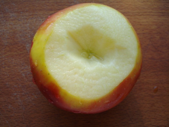 Смачні печені яблука в мікрохвильовці з цукром