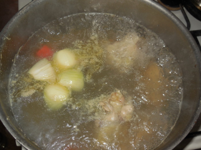 Дієтичний суп на бульйоні з індички з овочами