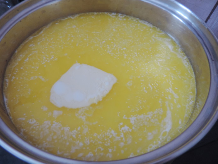 Домашнє молочне морозиво на жовтках з крохмалем