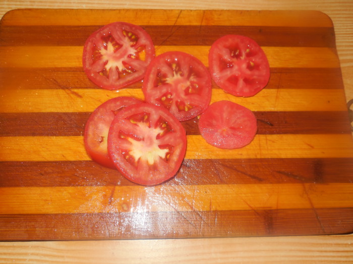 М'ясо з помідорами і сиром в духовці