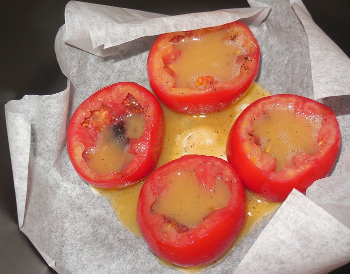 Смачна яєчня-брехуха в помідорах