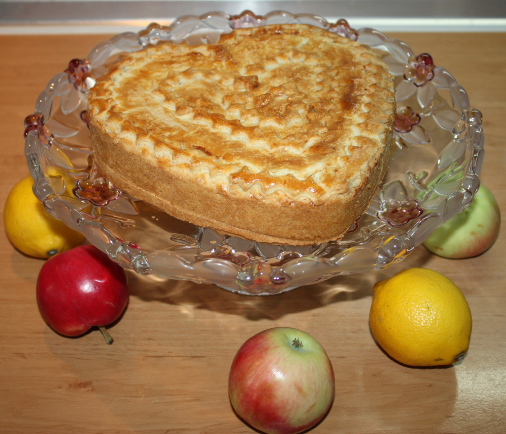 Кростата - яблучний пиріг з пісочного тіста
