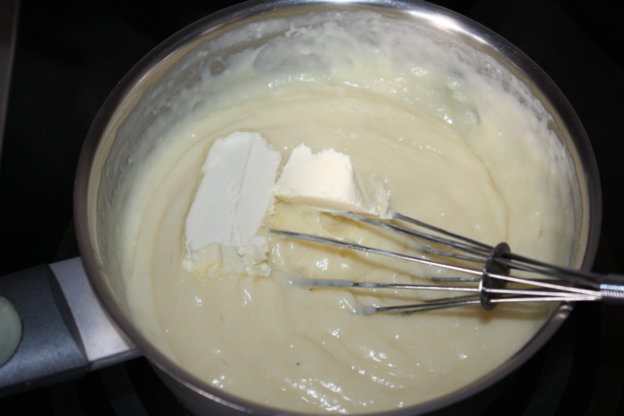 Крем из молока и сливочного масла. Заварной крем для Наполеона на молоке. Заварной крем со сливками. Заварной крем на сливках. Заварной крем для торта на сливках.