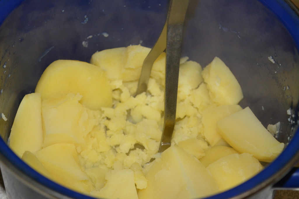 Картопляний суп-пюре з ковбасою