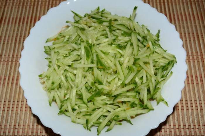 Салат із сирого гарбуза з огірком