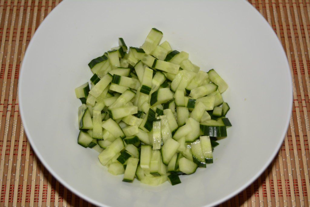 Салат з тунцем і огірком