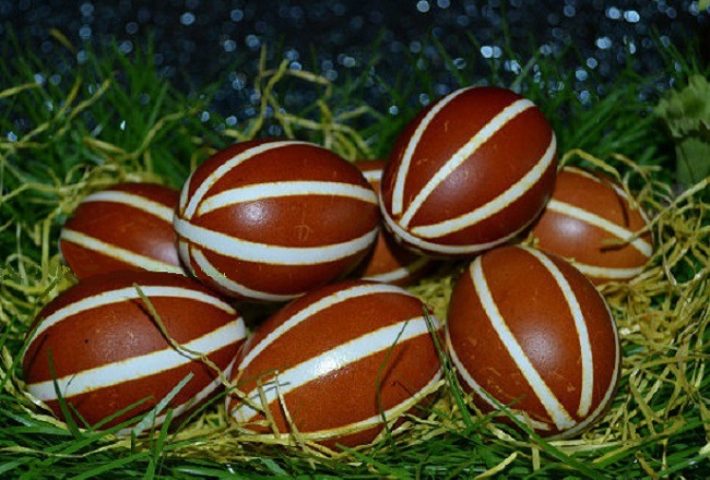 Фарбовані яйця в смужку або смугасті яйця
