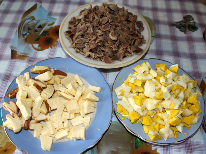 Салат з пупков з ковбасним сиром Гармонія
