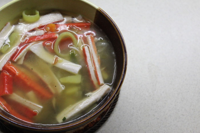Крабовий суп з овочами - смачне і пісне перша страва швидкого приготування